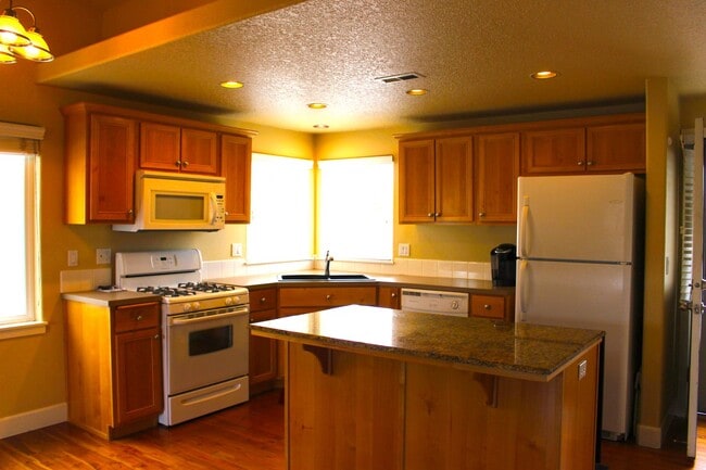 Photo - Charming Single-Level Bend Home with New Carpet and Big Yard