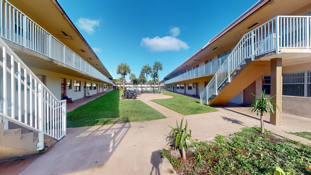 Photo - Bicycle Club Apartments