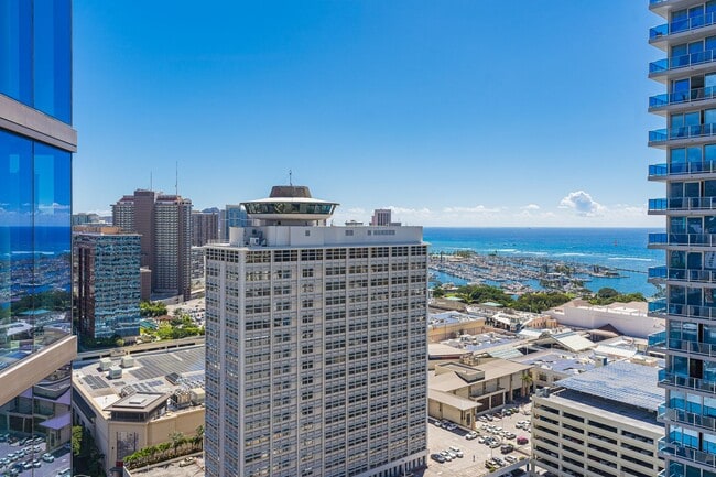 Building Photo - Sky Ala Moana West — 2 Bed / 2 Bath / 2 Pa... Unit 2902