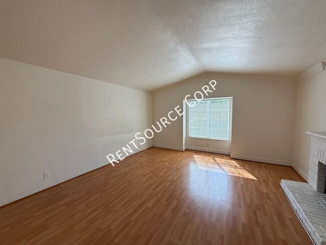 Photo - 37516 Lilacview Ave