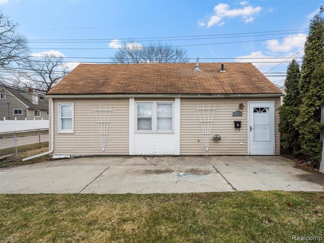 Photo - 23462 Carlisle Ave
