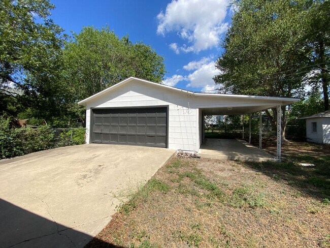 Photo - 3BED/2BATH HOUSE FOR RENT AVAILABLE NOW! *...