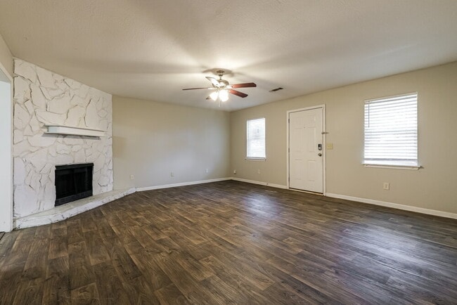 Photo - 843 Tall Deer Dr