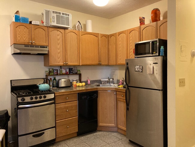 Building Photo - 169 Endicott St Unit A Rental