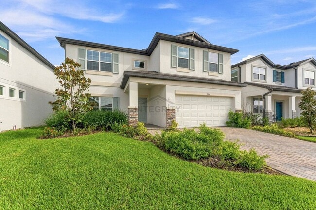 9464 Crescent Ray Dr