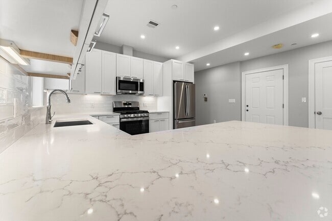 Building Photo - 23 Dewolf St Unit 3 Rental