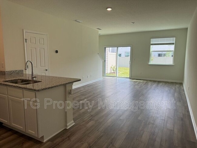 Photo - 7665 Merchants Way