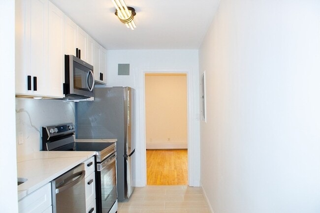 Photo - 33 Hammond Pond Pkwy Unidad 2