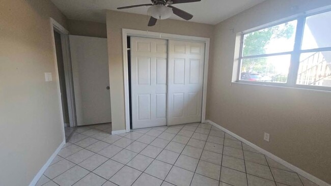 Photo - 4061 NW 9th Ave Unidad 4061