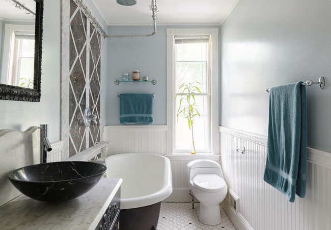 Photo - 327 Lafayette St Unit #2