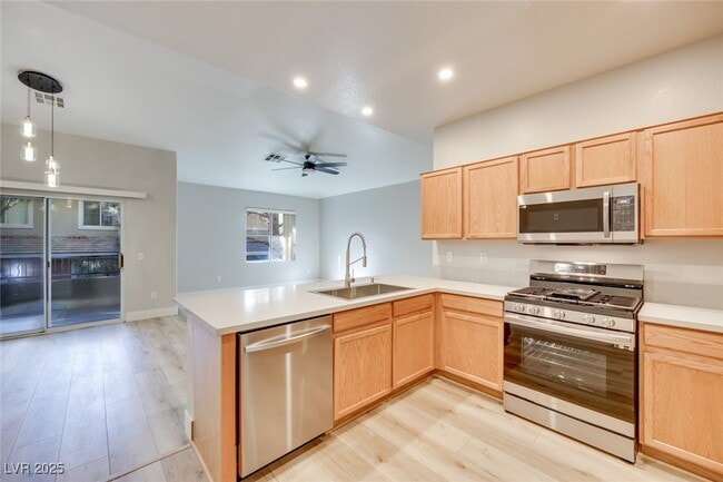 Building Photo - 1008 Domnus Ln Unit 201 Rental