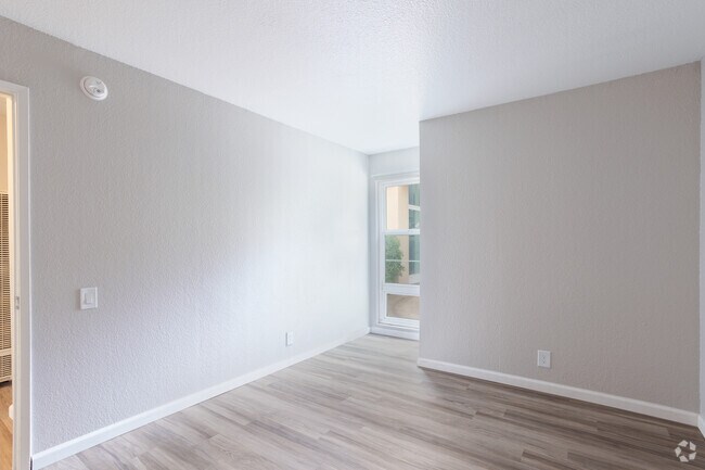 2BR, 1BA - 824SF - Secondary Bedroom