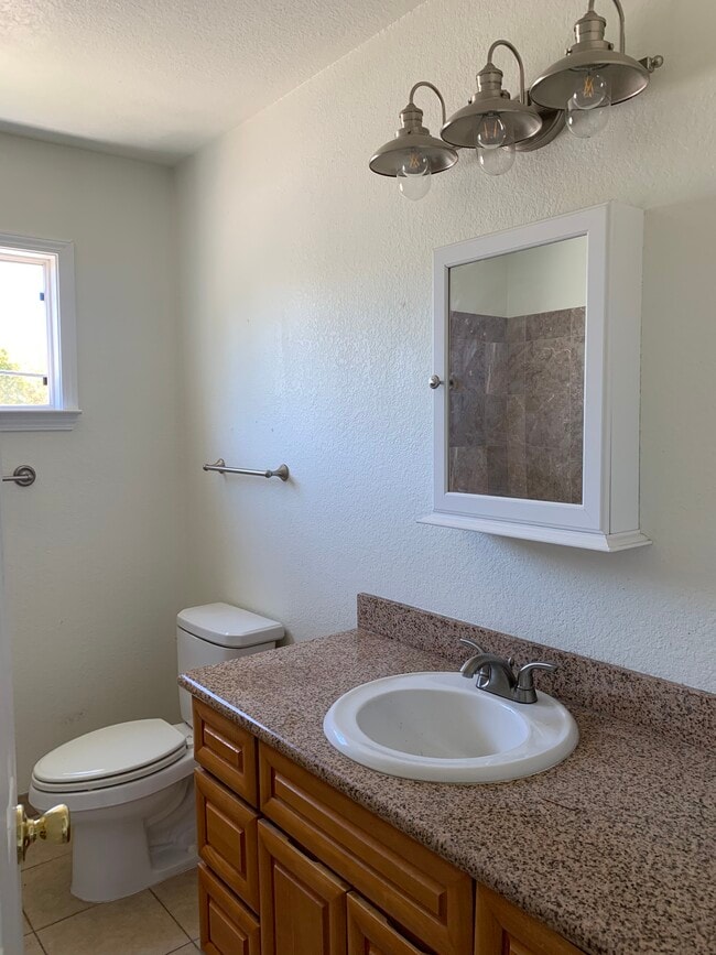 Photo - 1914 Clayton Way Unidad #3