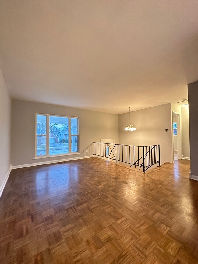 Photo - 30 N Sycamore Ln