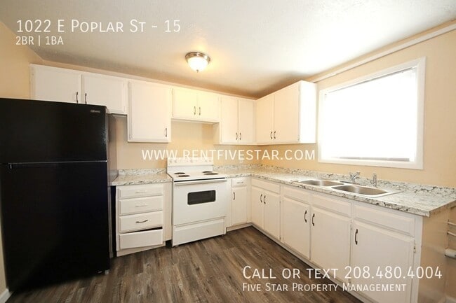 Photo - 1022 E Poplar St Unidad 15