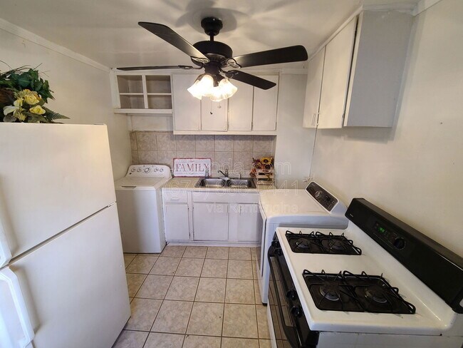 Photo - 70 Chester Ave SE