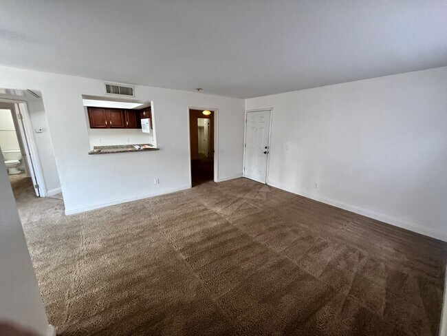 Photo - Lower level 2 bedroom close to pool. Unidad 1057