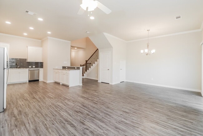 Photo - 1213 Summerset Ln