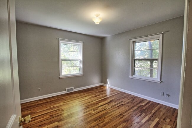 Photo - 2 bed 1 bath Englewood home with 2 car gar...