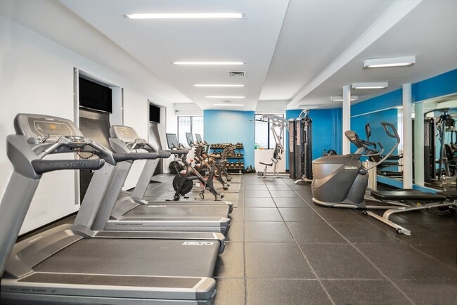 Photo - Midwest Court