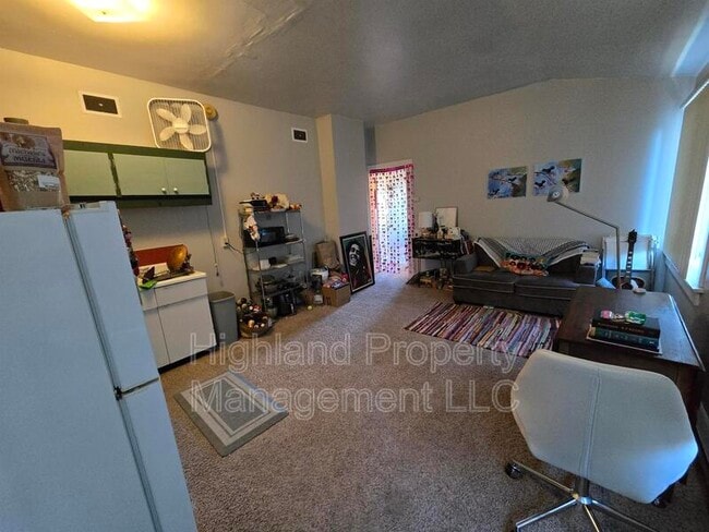 Photo - 235 SE Daniel St Unit #4