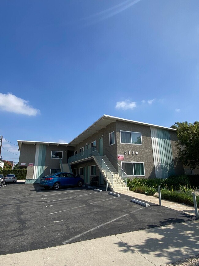 Photo - 3730 Clarington Ave