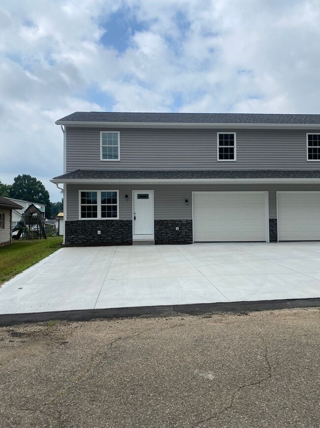 Building Photo - Minnich Avenue NE Unit 228 Rental
