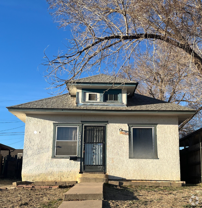 Building Photo - 1205 E 13th St Rental