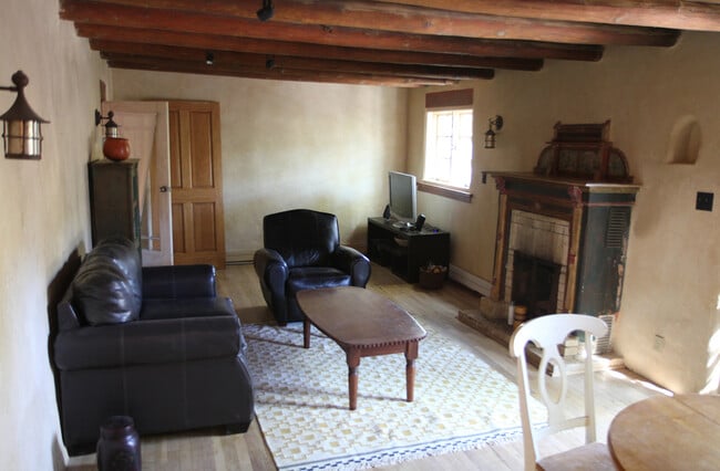 Building Photo - 521 Camino Don Miguel