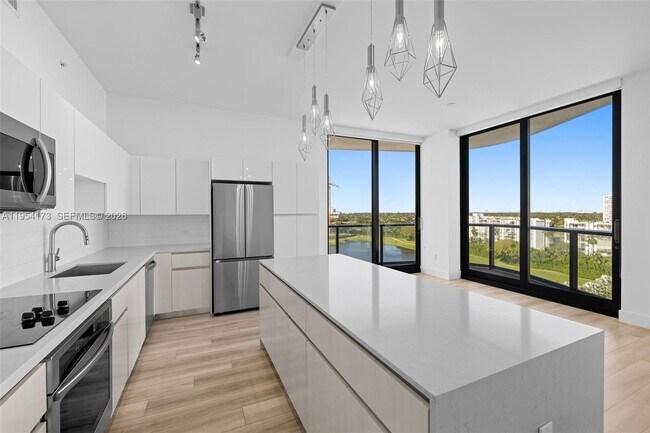 Building Photo - 101 Diplomat Pkwy Unit 1001