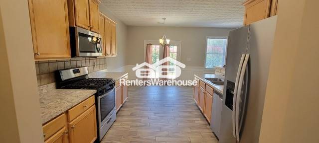 Photo - 996 Maple Leaf Dr