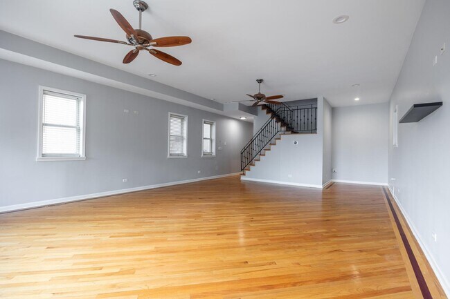 Photo - 1327 W Walton St Unit 2