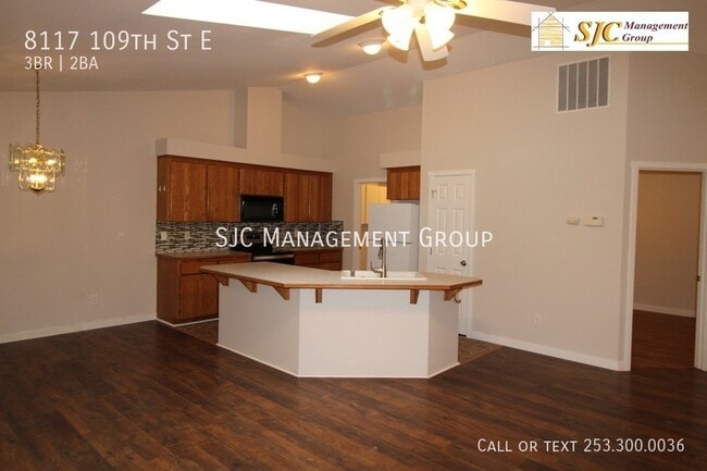 Photo - 8117 109th St E