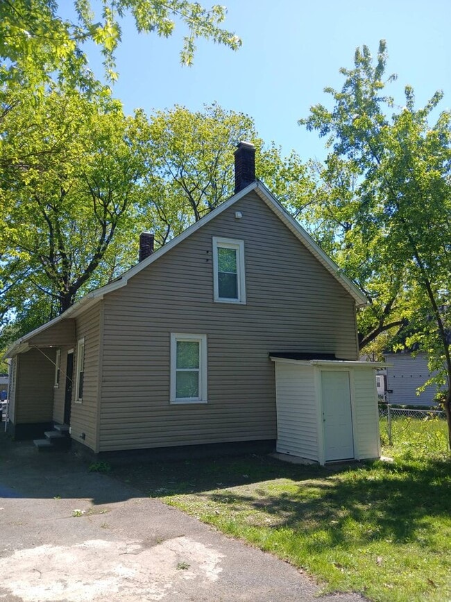 Photo - 6015 Hosmer Ave Unit 2