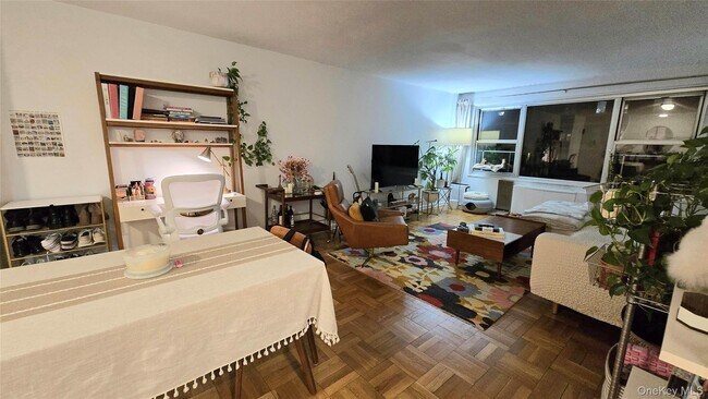 Photo - 77 W 55th St Unit 15H