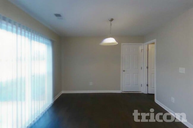 Photo - 283 Millen Dr