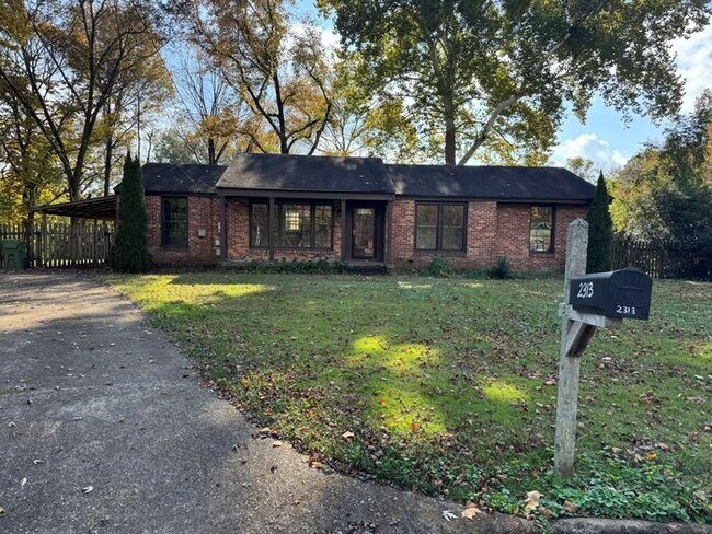 Photo - 2313 Lynn Rd NW