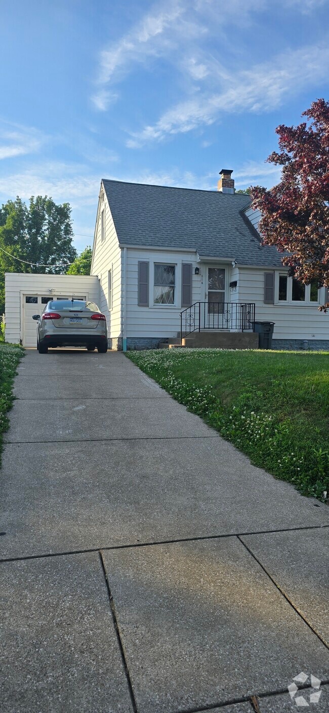 Building Photo - 814 E 37th St Rental
