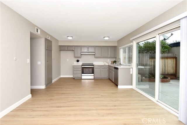 Photo - 4247 Larwin Ave