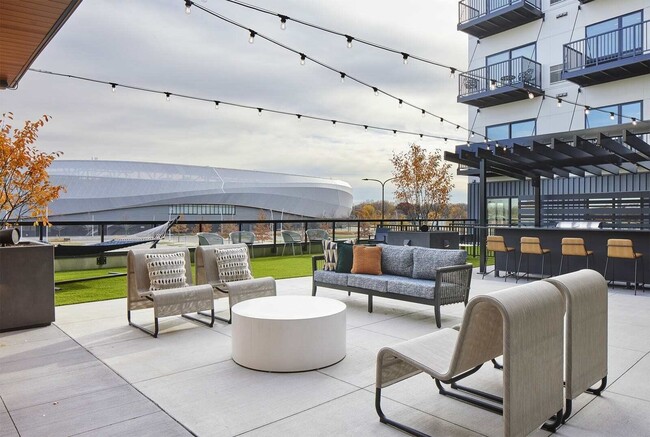Pitch Amenity Deck