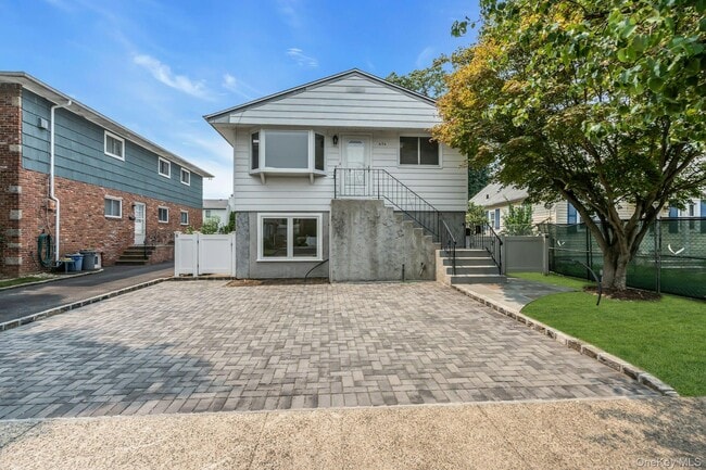 Building Photo - 69 Edgewood Rd Unit B