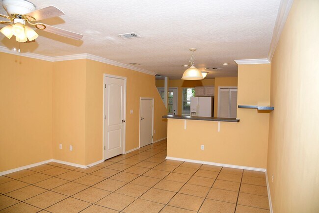 Photo - 2 Bedroom Townhouse in Great Location!