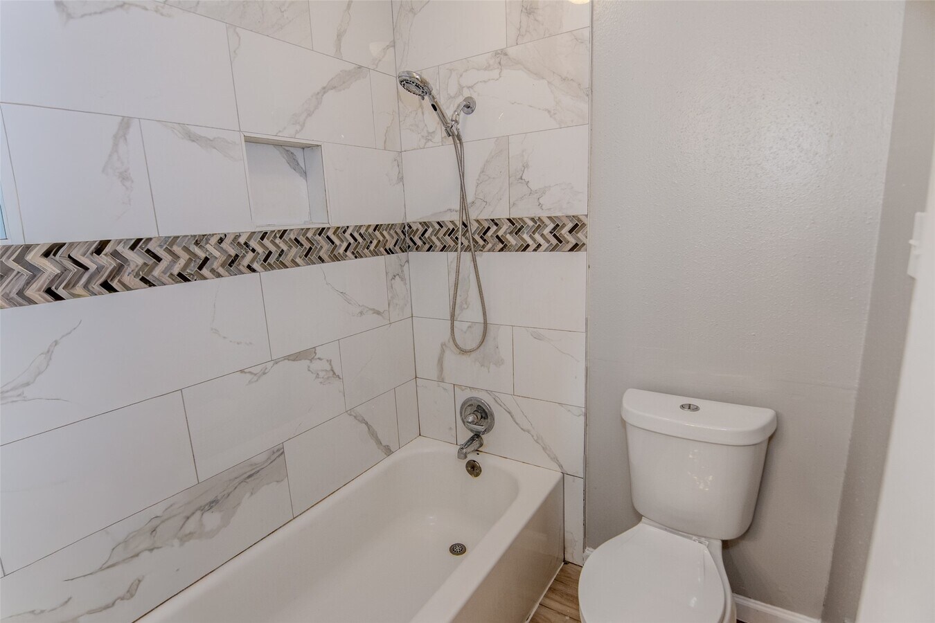 Photo - 20031 Woodhall Ln