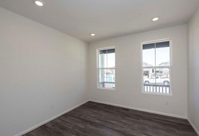Building Photo - Terrain Oak Valley 3bd 2.5ba Gem!