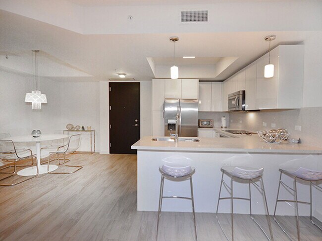 Photo - 999 SW 1st Ave Unidad 1611