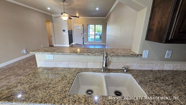 Photo - 7401 Beeson St