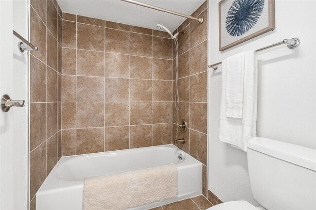 Photo - 410 W Roy St