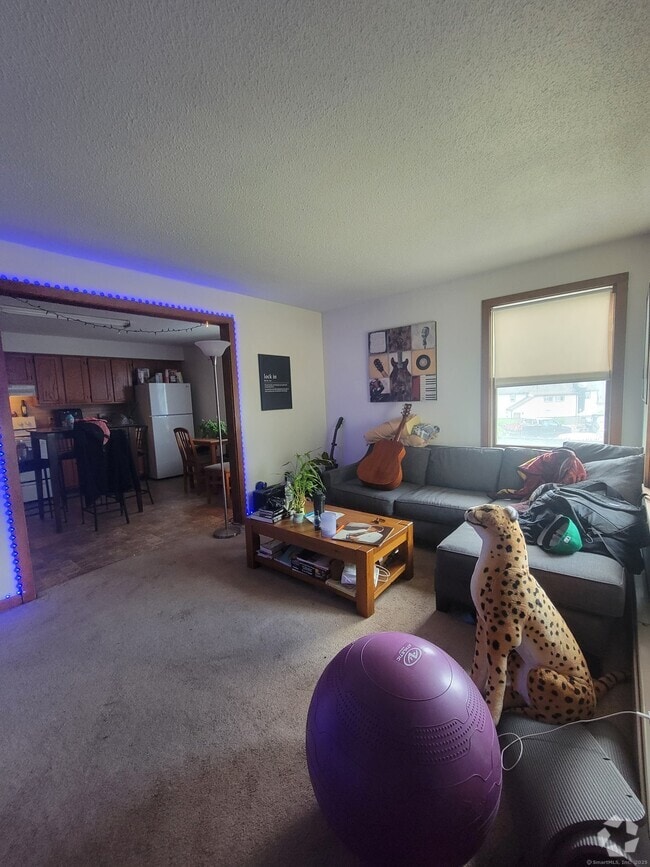 Building Photo - 240 Lebanon Ave Unit 1 Rental