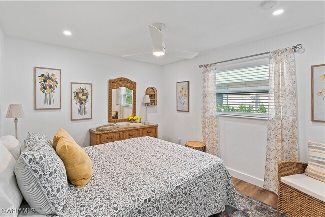 Photo - 543 107th Ave N