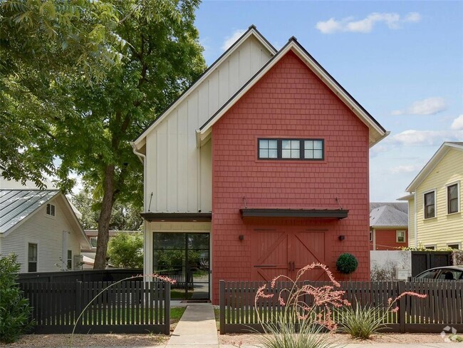 Building Photo - 1003 E 14th St Rental